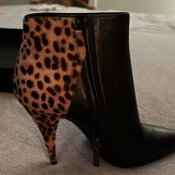 Saint Laurent pony hair booties - Picture 6 of 7